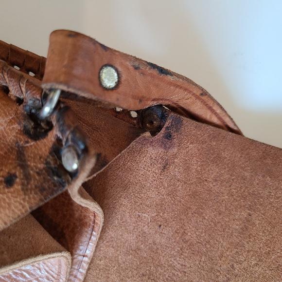Handmade Moroccan Leather Crossbody Handbag - Picture 2 of 15